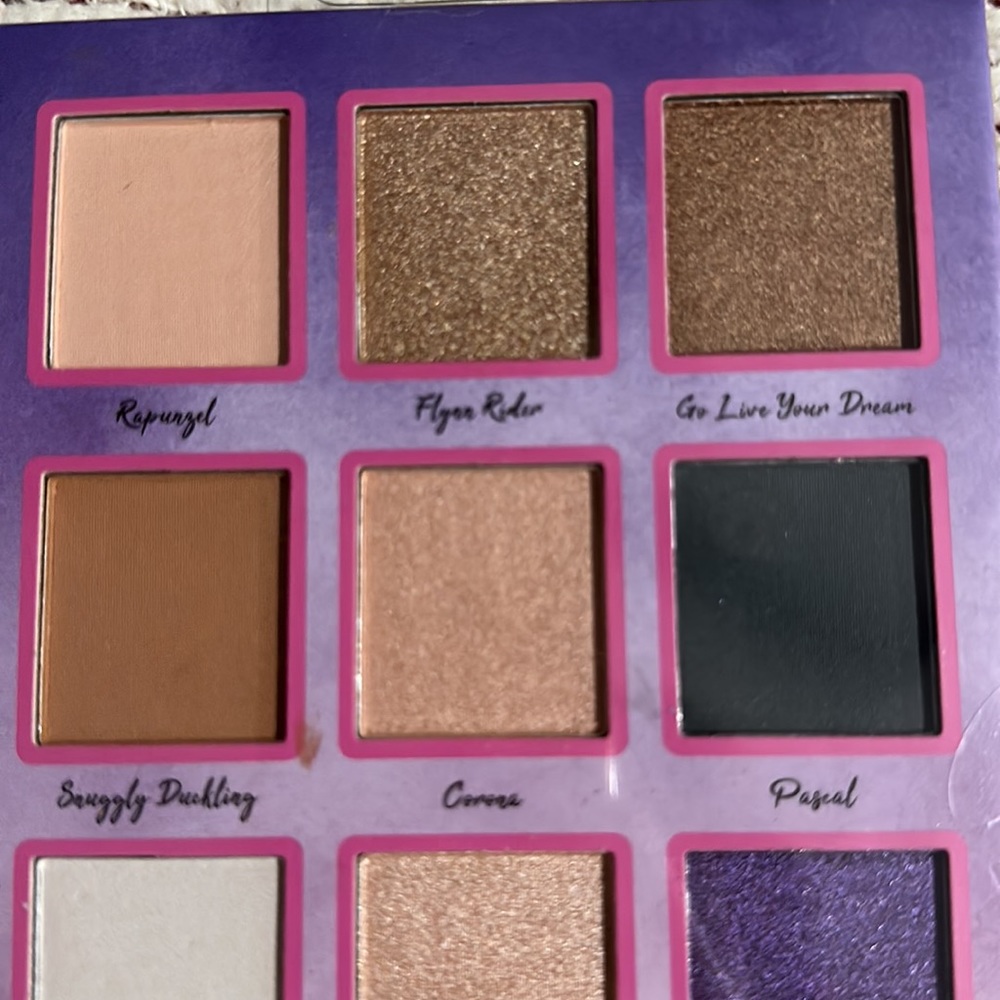 NEW Disney Princess Rapunzel Eyeshadow Palette - Picture 4 of 5
